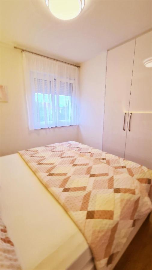 Apartment Karamarko Malinska Bagian luar foto