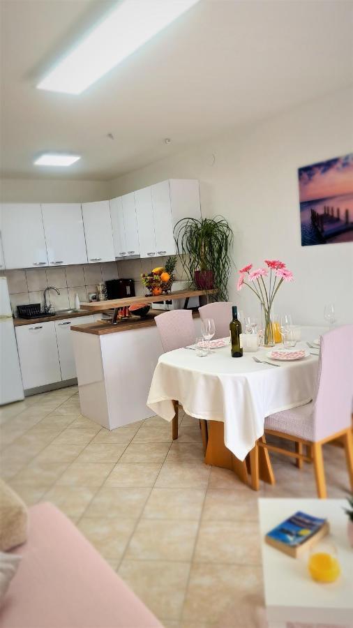 Apartment Karamarko Malinska Bagian luar foto