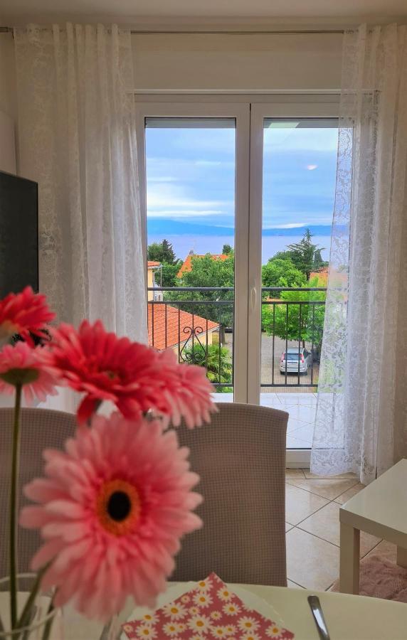Apartment Karamarko Malinska Bagian luar foto