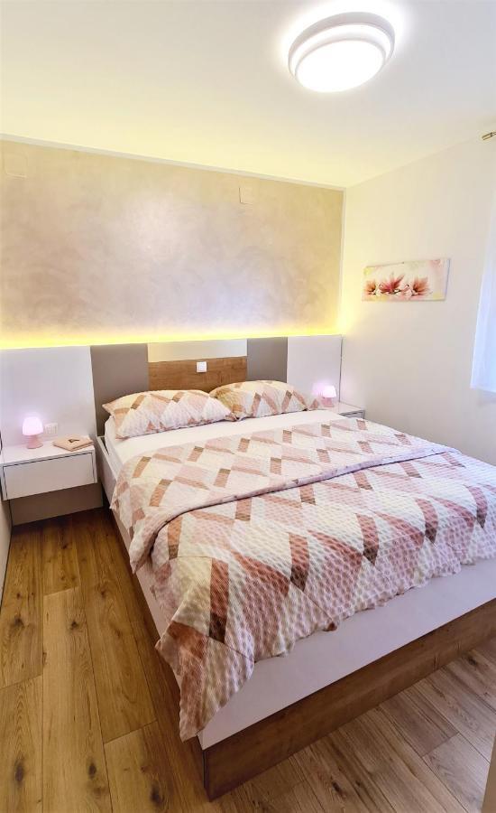 Apartment Karamarko Malinska Bagian luar foto