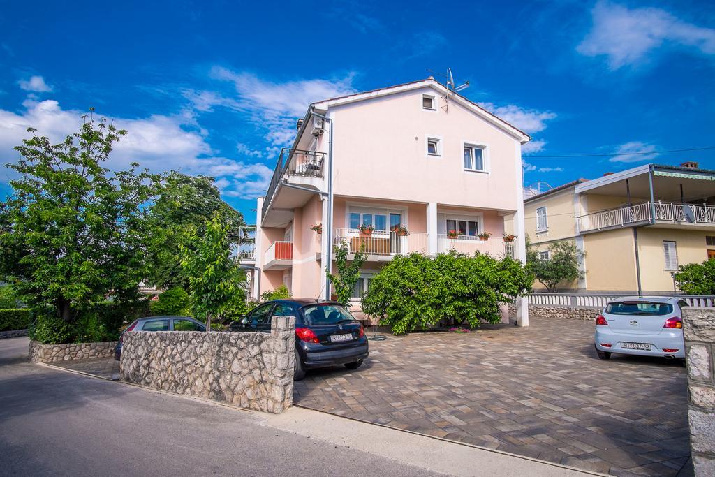 Apartment Karamarko Malinska Bagian luar foto