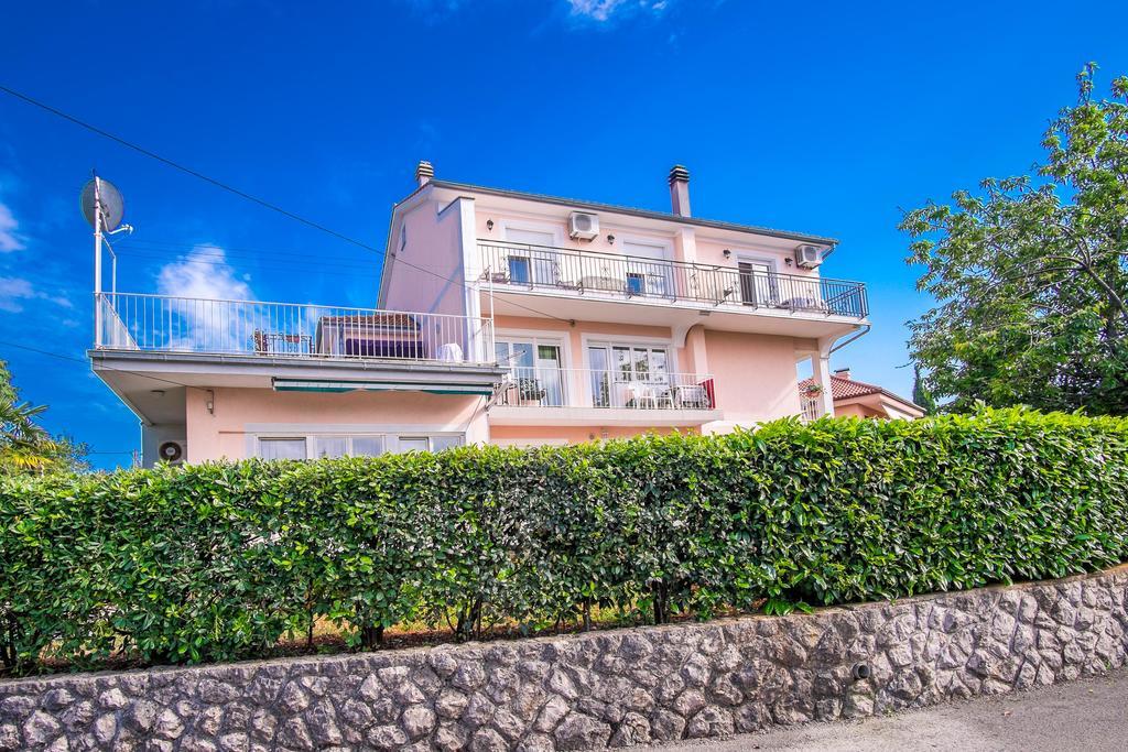 Apartment Karamarko Malinska Bagian luar foto