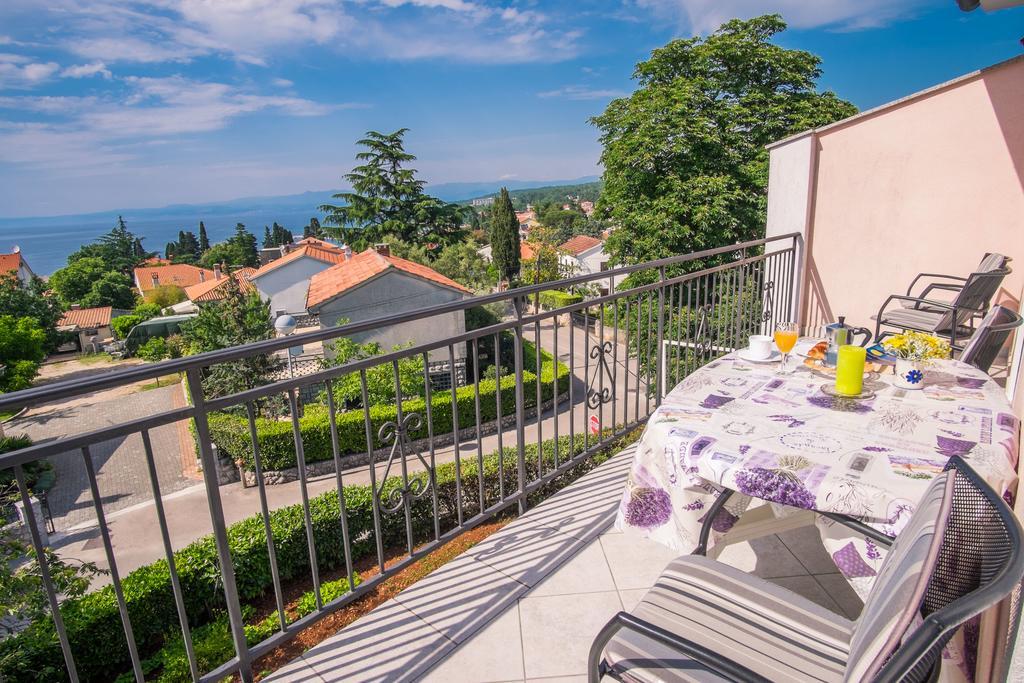 Apartment Karamarko Malinska Bagian luar foto